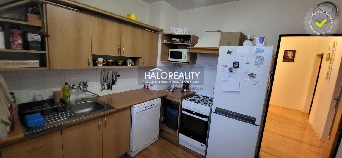 HALO reality - Prenájom, trojizbový byt Žiar nad Hronom, Priamo v centre