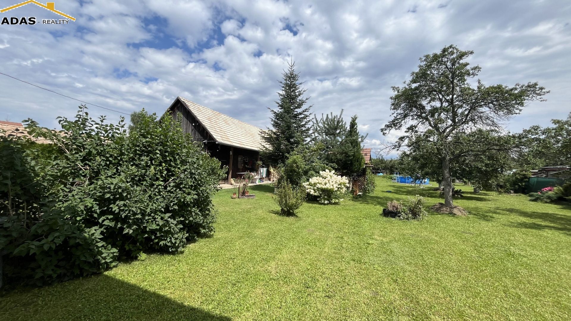 Ponúkam na  predaj  tehlový rodinný dom ktorý sa nachádza pri vstupe do Slovenského raja v obci Betlanovce.