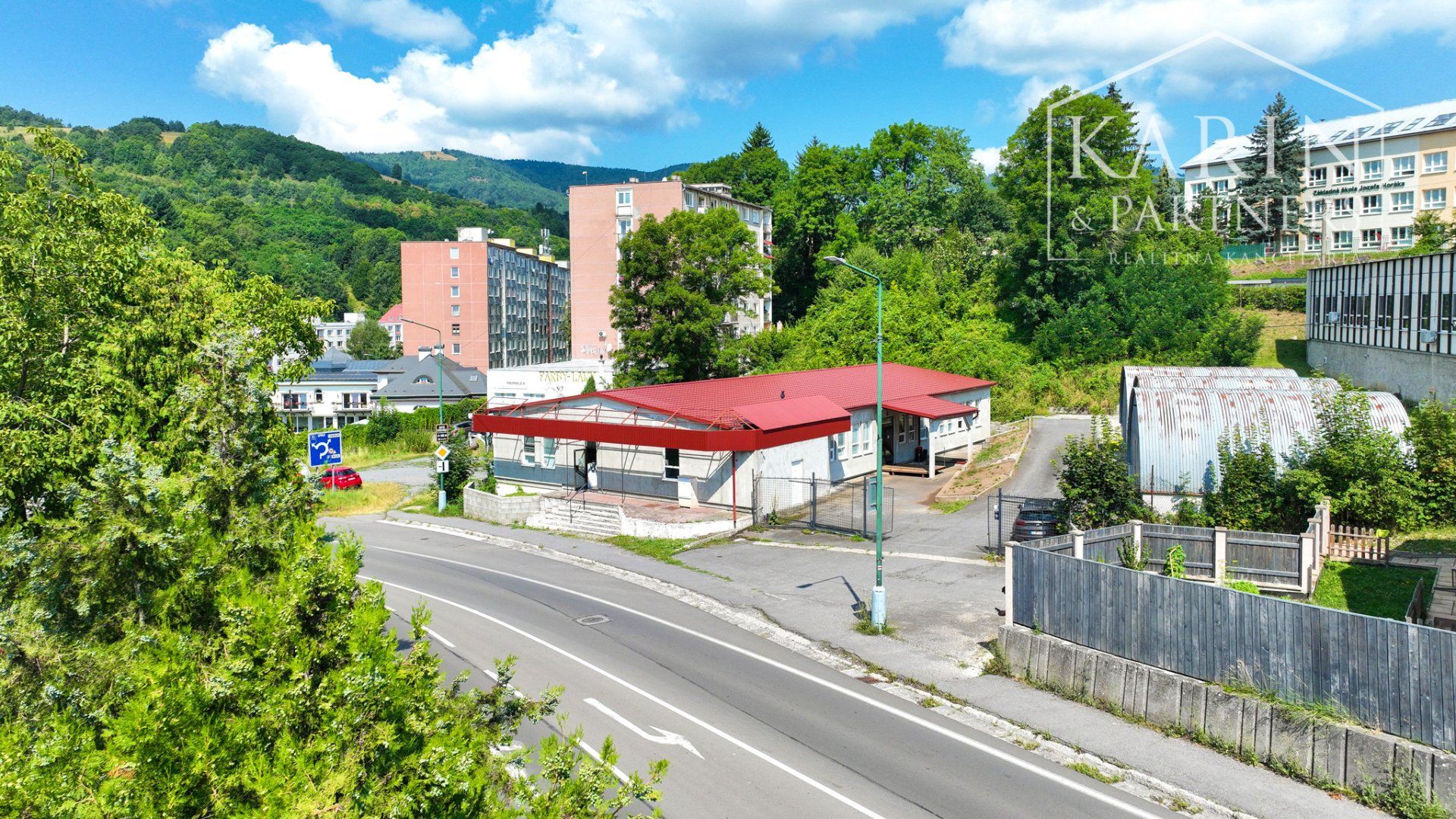 Budova na kancelárske a obchodné účely Banská Štiavnica