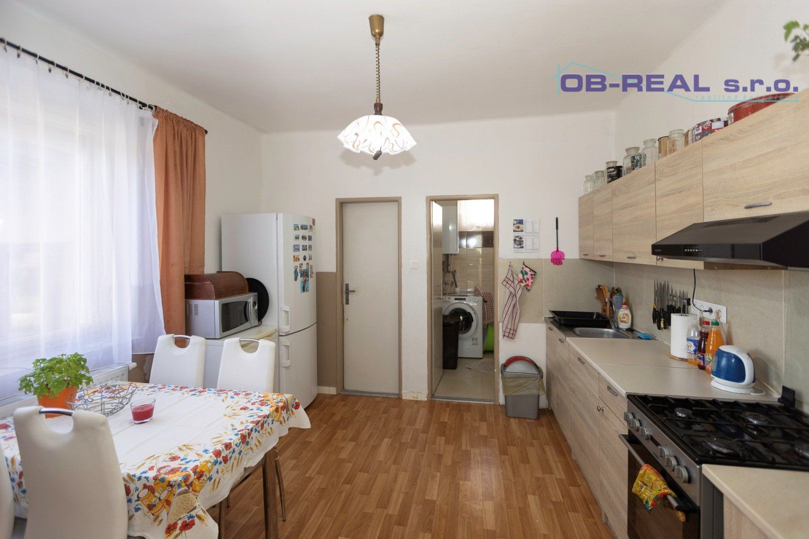 Predaj rekonštr. 3izb RD 111m2 + sklady 79m2 pozemok 800m2.