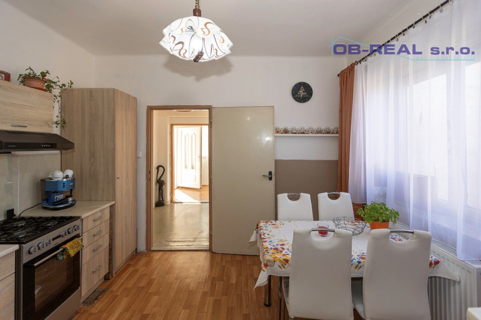 Predaj rekonštr. 3izb RD 111m2 + sklady 79m2 pozemok 800m2.