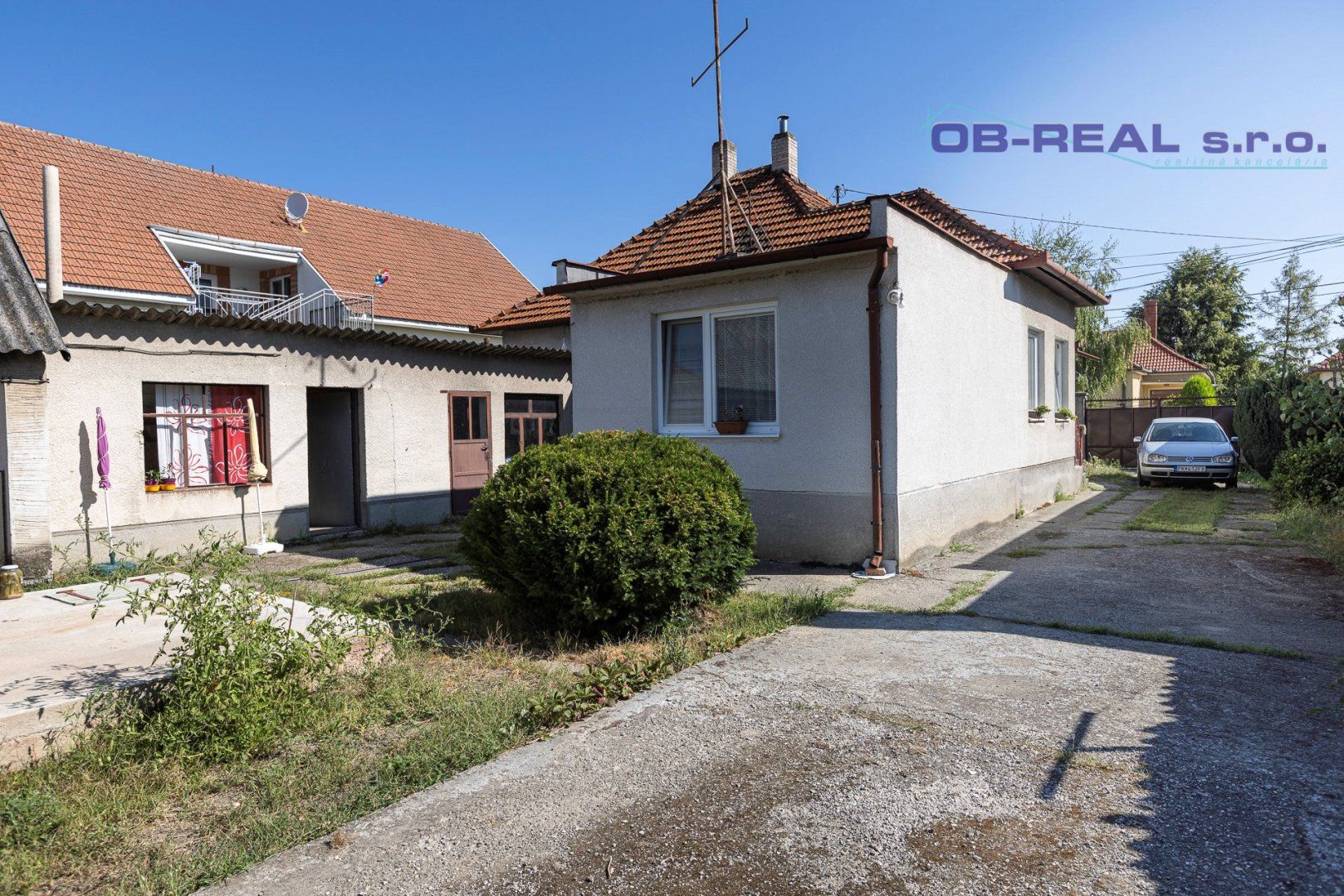 Predaj rekonštr. 3izb RD 111m2 + sklady 79m2 pozemok 800m2.