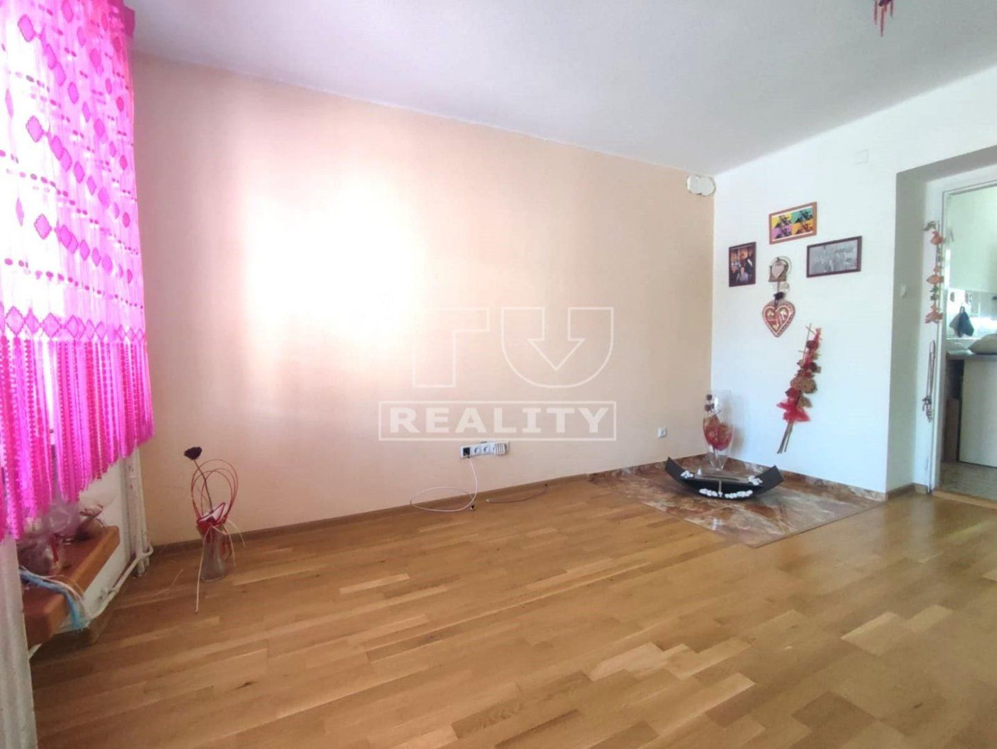 NA PREDAJ 2 izbový byt 61,8 m2 v Handlovej