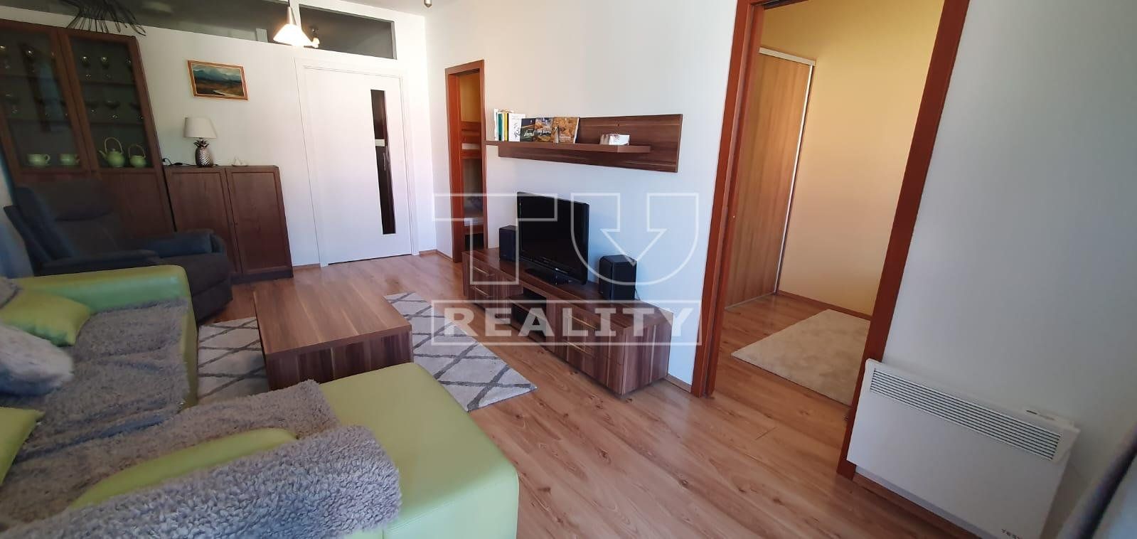 !!! Krásny apartmán v priamom centre Donovalov s garážovým státím - 49,40 m2!!!