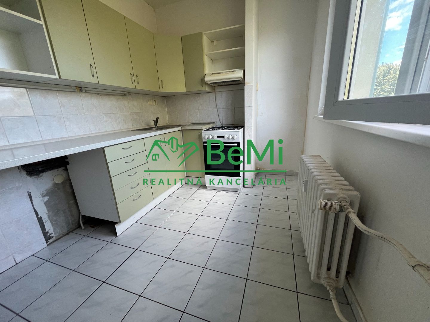 Iný-Predaj-Levice-88000.00 €