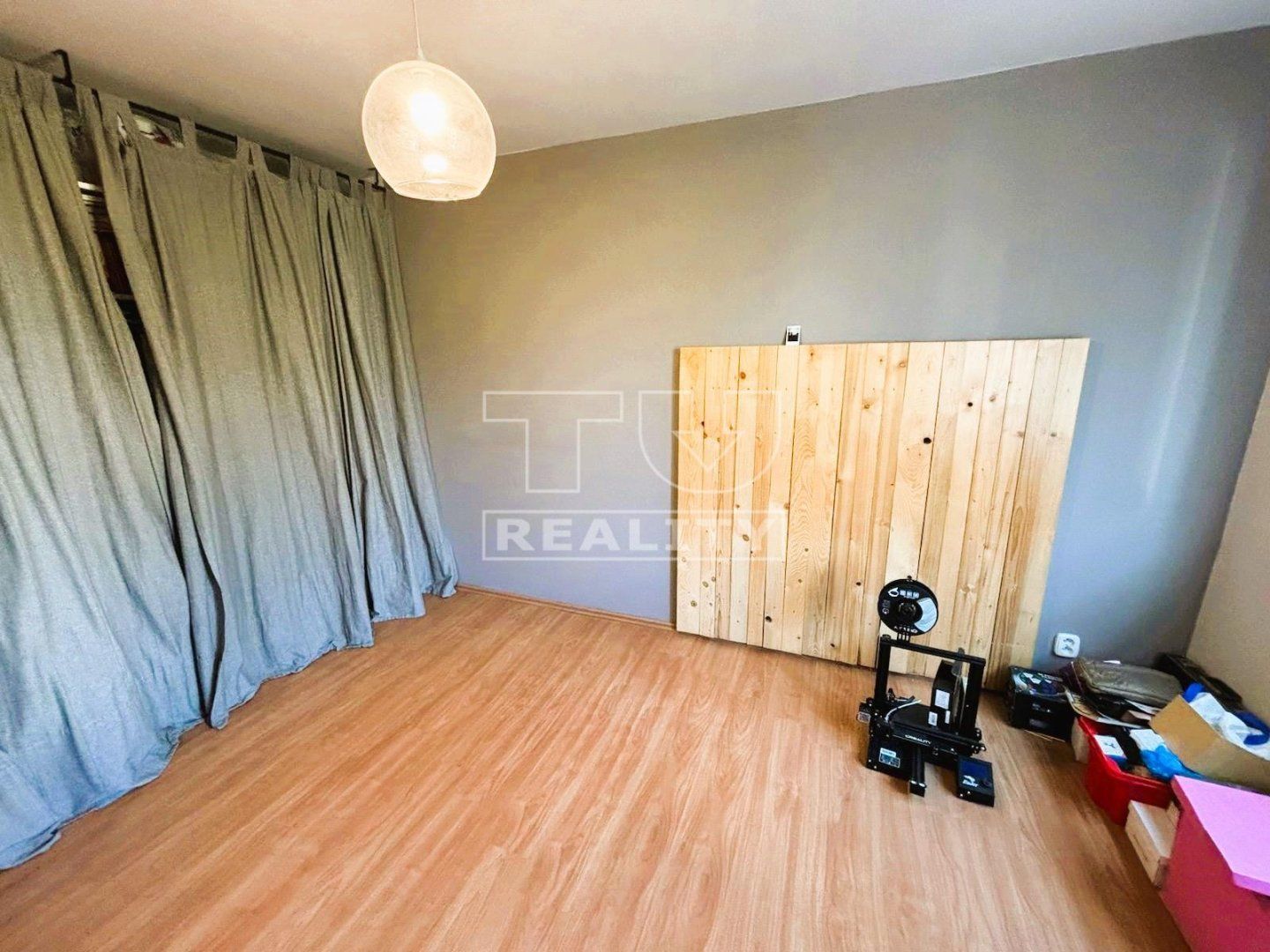 TUreality ponúka na predaj 4 izbový byt 89 m²  v Dunajskej Strede s loggiou.