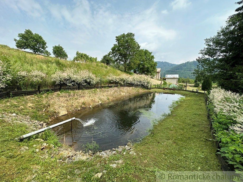 Dom na polosamote s rybníkom 5712m2. Znížená cena.