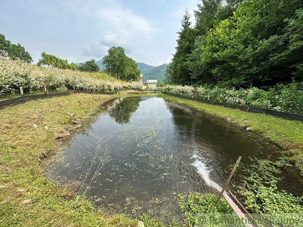 Dom na polosamote s rybníkom 5712m2. Znížená cena.