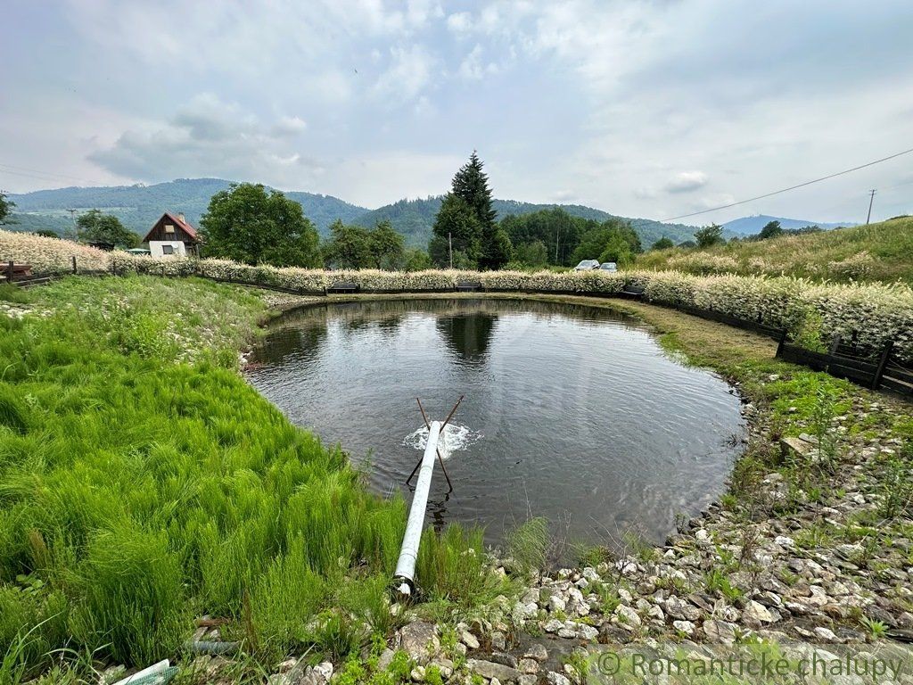 Dom na polosamote s rybníkom 5712m2. Znížená cena.