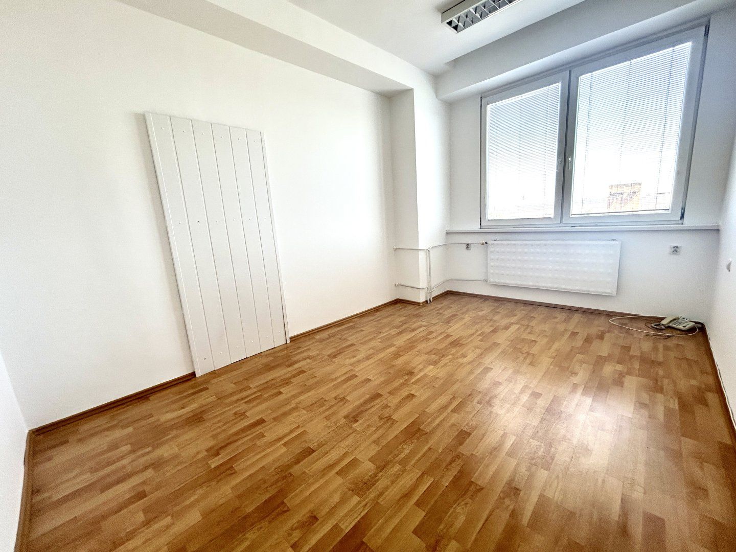 Administratívny objekt-Prenájom-Bratislava - mestská časť Ružinov-142.00 €