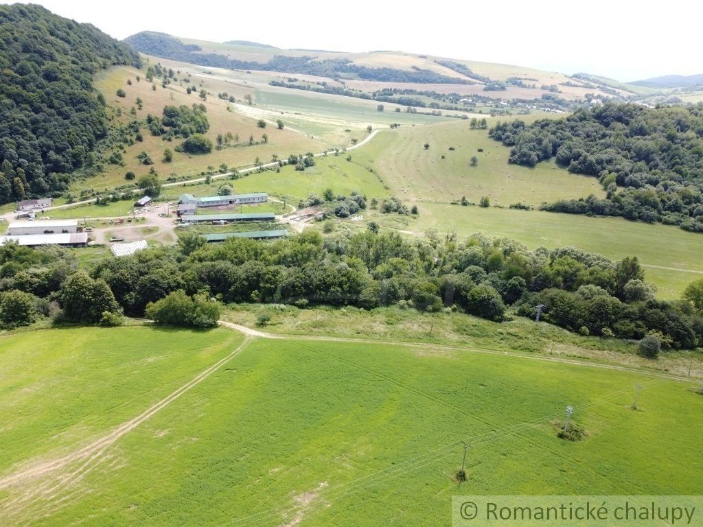 Rozľahlý pozemok pre hospodárske využitie - Osadné - 8.3 ha