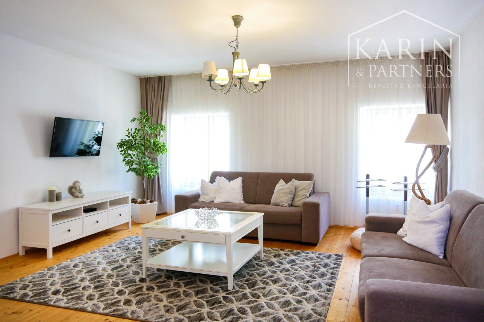 REZERVOVANÉ-zabehnuté apartmány v centre, Banská Štiavnica