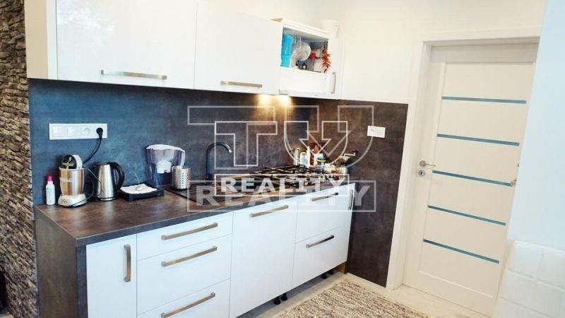 TUreality ponúka na predaj 4 izbový byt 85 m²  v Dunajskej Strede s loggiou.