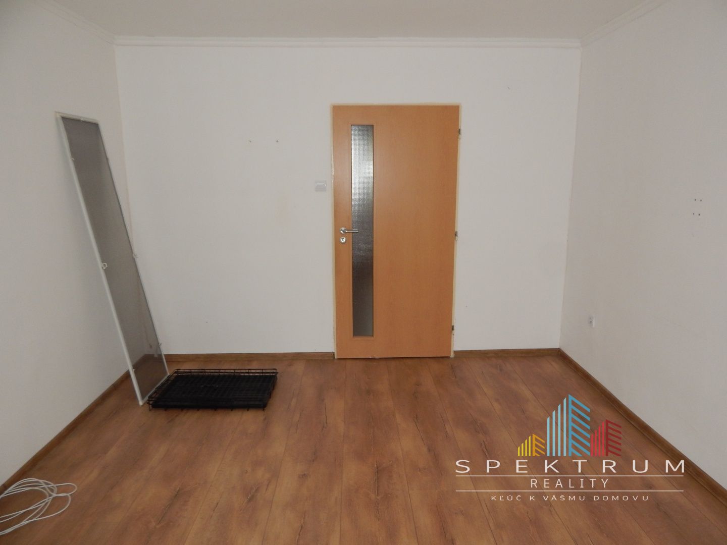 SPEKTRUM REALITY- Na Predaj 2-izbový byt, 63.2 m2, s balkónom, Handlová