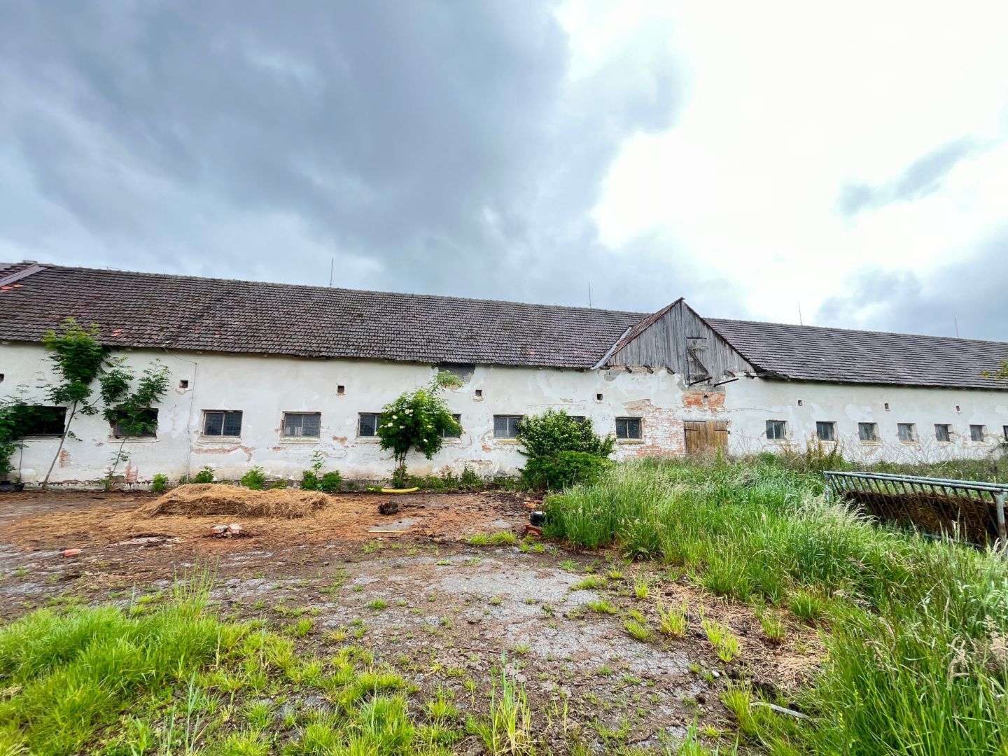 Na prenájom: Maštal 838 m2 v Chocholnej-Velčiciach