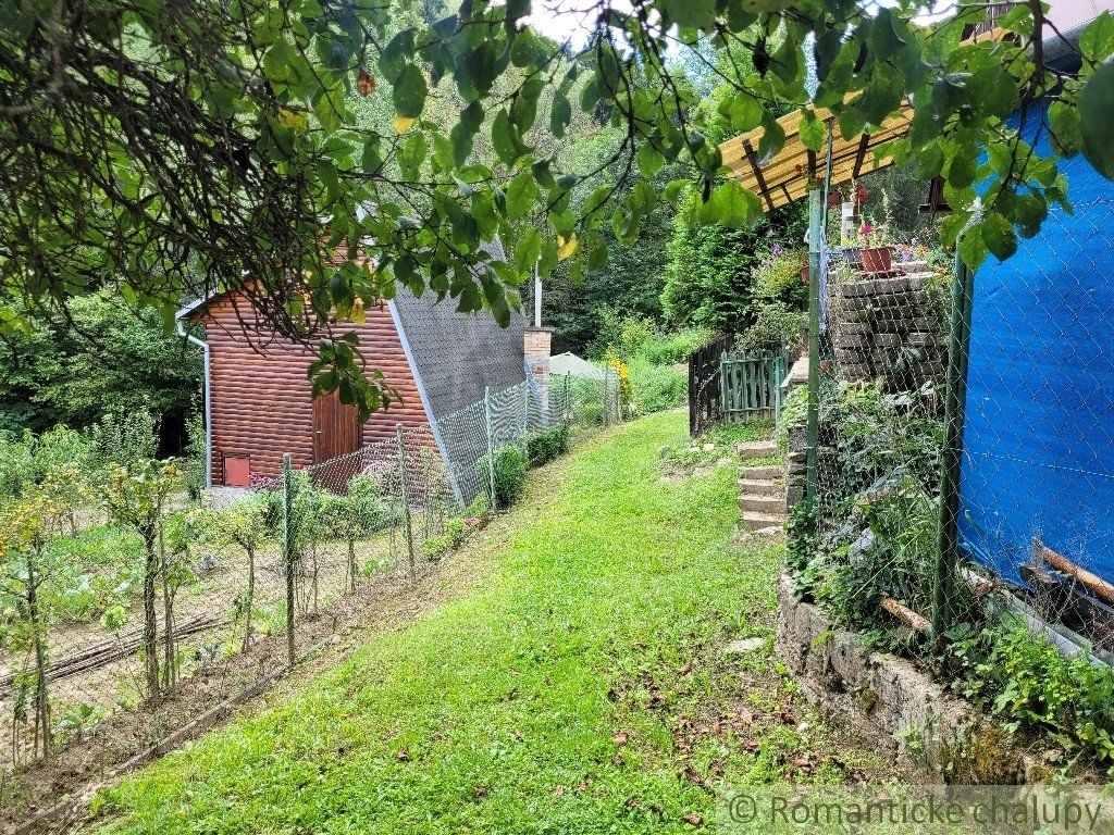 Drevenica pod lesom v pokojnej časti Dolnej Marikovej - Kátlina