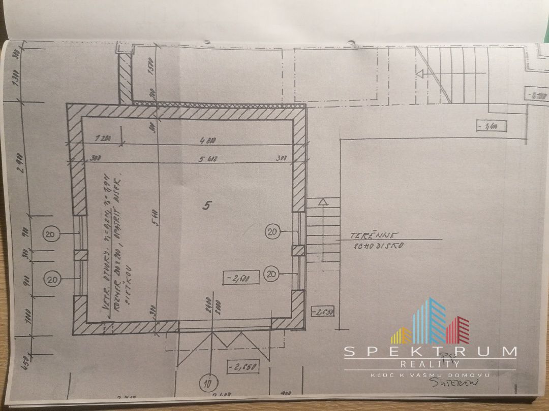 SPEKTRUM REALITY- Na predaj 7-izbový rodinný dom s pozemkom 1906 m2, Pitelová, časť Čierne zeme, okres Žiar nad Hronom