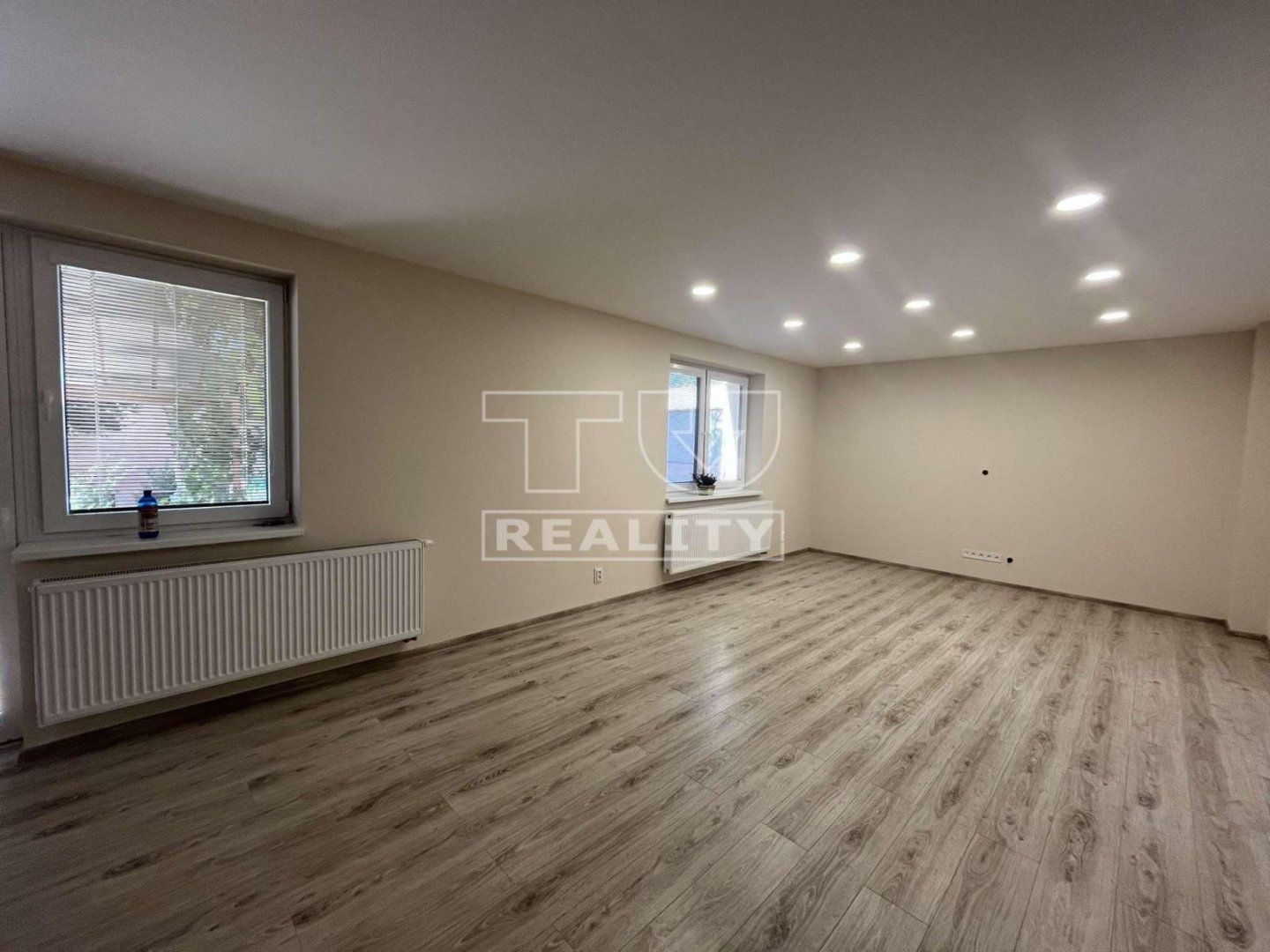 5 izb. RD, 90 m2, 160 m2 úžitková plocha, na pozemku 450 m2, v Trnovci nad Váhom