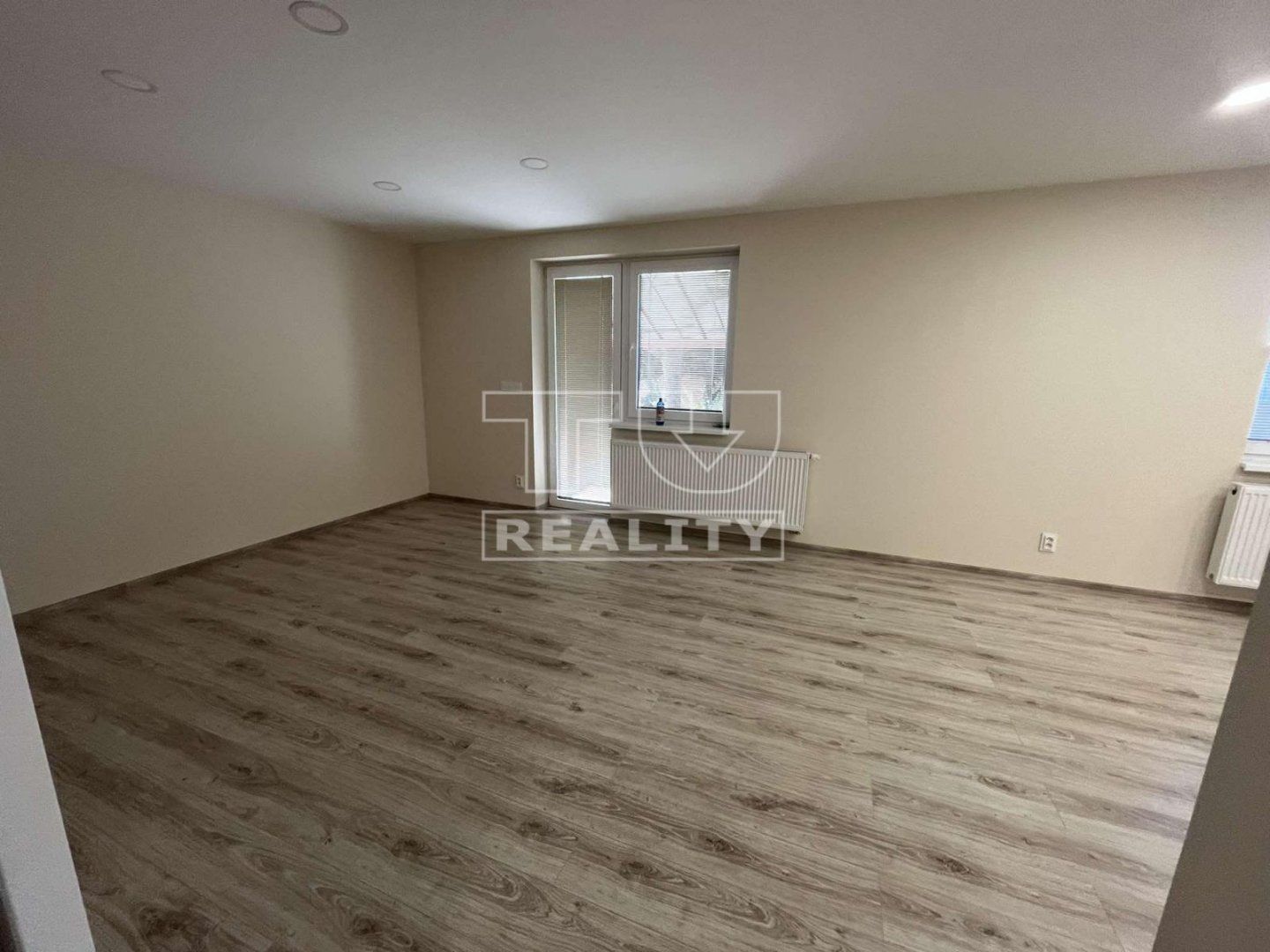 5 izb. RD, 90 m2, 160 m2 úžitková plocha, na pozemku 450 m2, v Trnovci nad Váhom