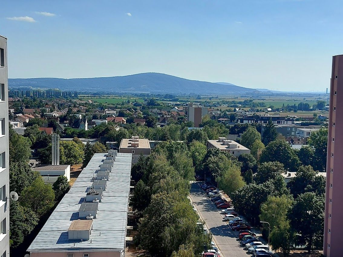 Na predaj svetlý, čiastočne zrekonštruovaný 1 izbový byt s pivnicou na ulici Mlynská v Stupave