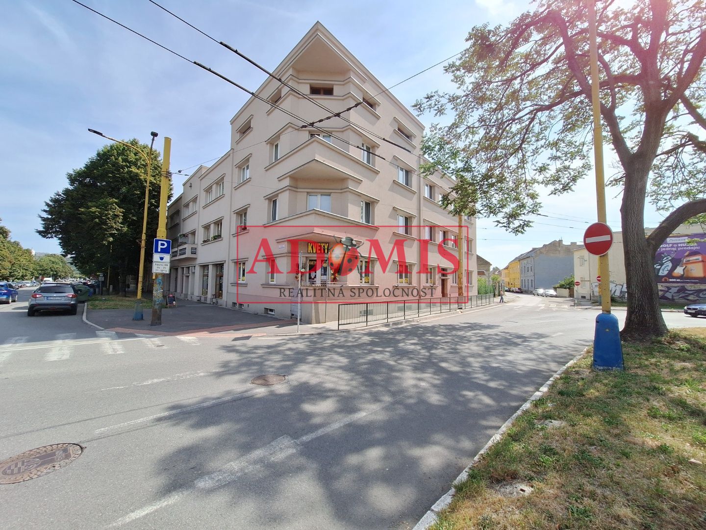 ADOMIS - predáme nadštandardný 4izbový byt po rekonštrukcii 130m2, 2 balkóny, Jesenského ulica Košice