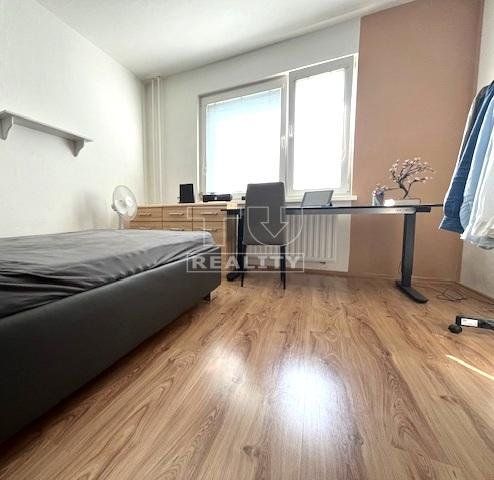 PEKNE PREROBENÝ 3- IZBOVÝ BYT S BALKÓNOM 69m2