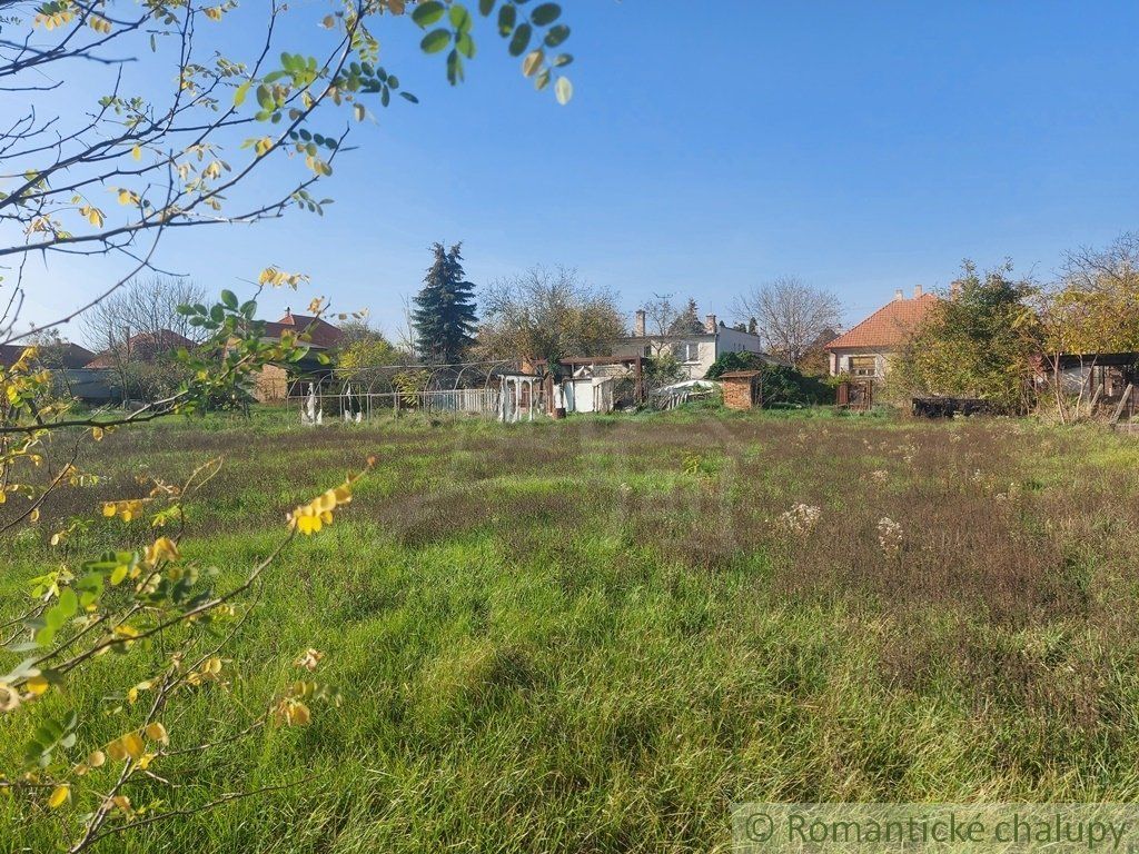 Priestranný dom na rozlahlom pozemku len 300 m od Dunaja v obci Kravany nad Dunajom