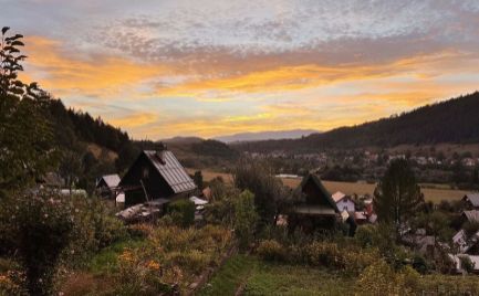 Malebná chatka s krásnym výhľadom medzi Breznom a Valaskou