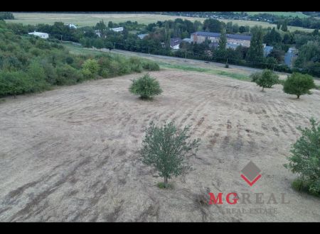 Na predaj pozemok Malé Kršteňany nad nemocnicou