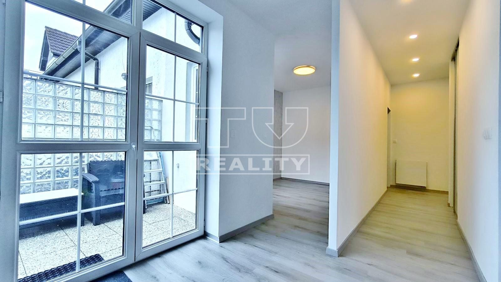 Kompletne zrekonštruovaný 2 izbový byt s terasou, Bratislava - Vajnory, 50 m2