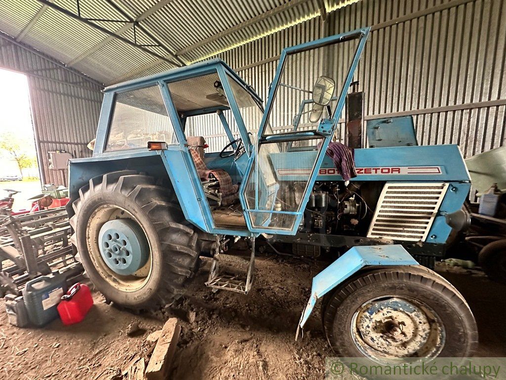 Rodinný dom s veľkým pozemkom vhodným na farmárčenie a pestovanie v pokojnej dedinke Pozba