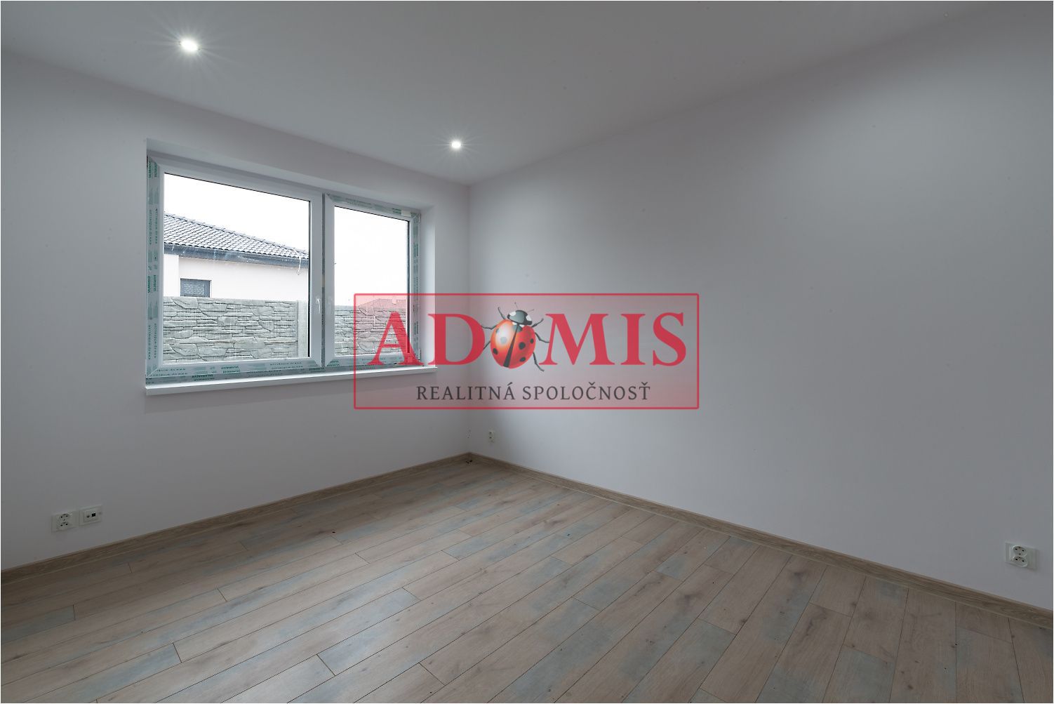 ADOMIS - predám pekný bungalov 123m2,5izbový, Ortáše 607m2, iba 18 km od Košíc