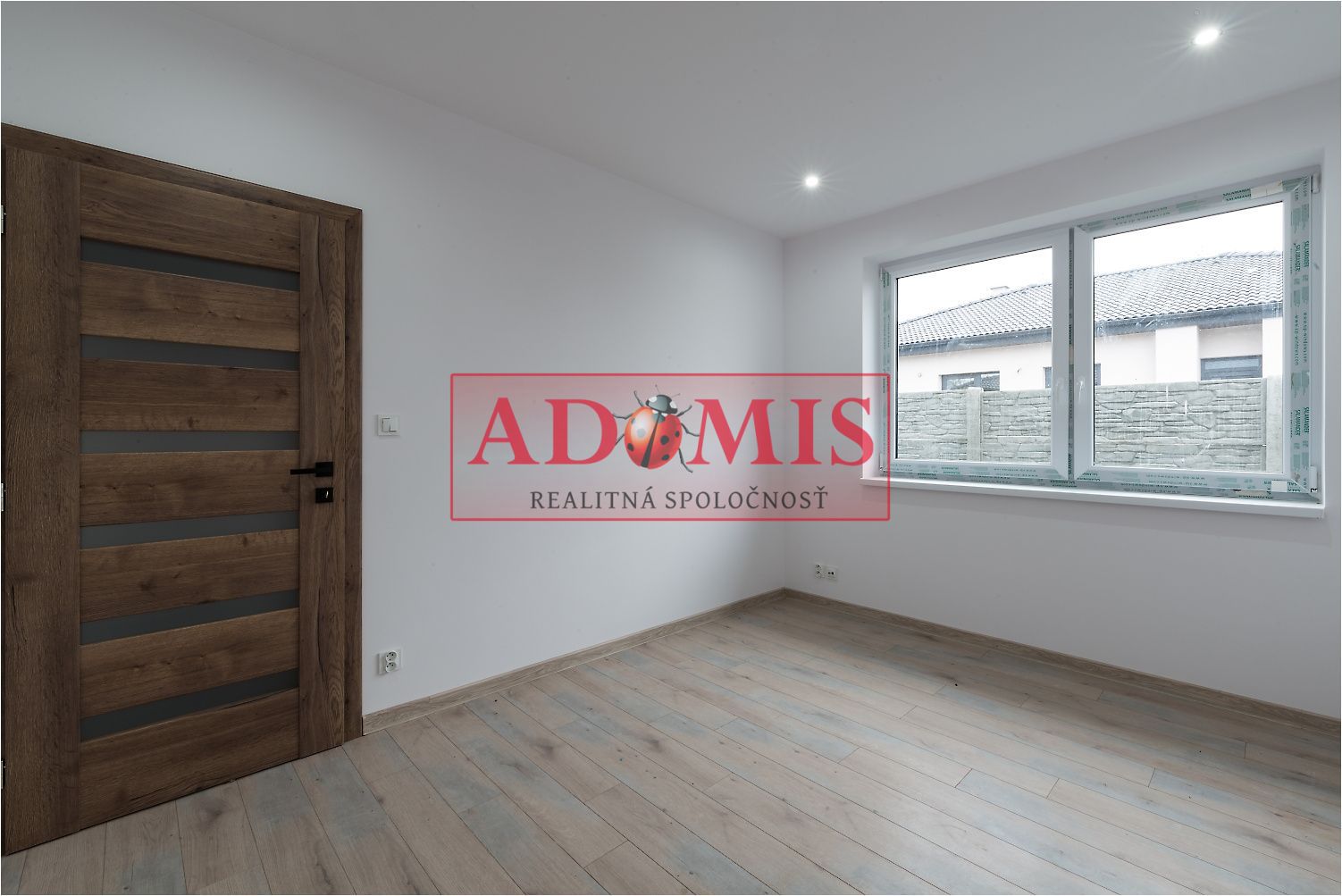 ADOMIS - predám pekný bungalov 123m2,5izbový, Ortáše 607m2, iba 18 km od Košíc