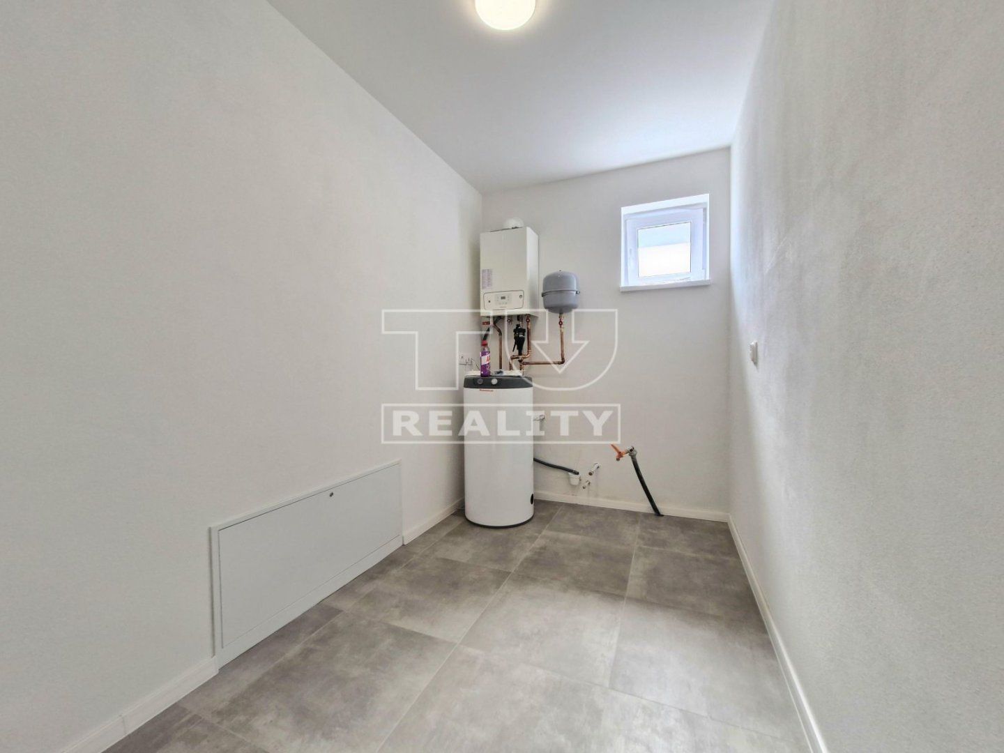 Na predaj 4 izbový rodinný dom po kompletnej rekonštrukcii Jacovce 600 m2