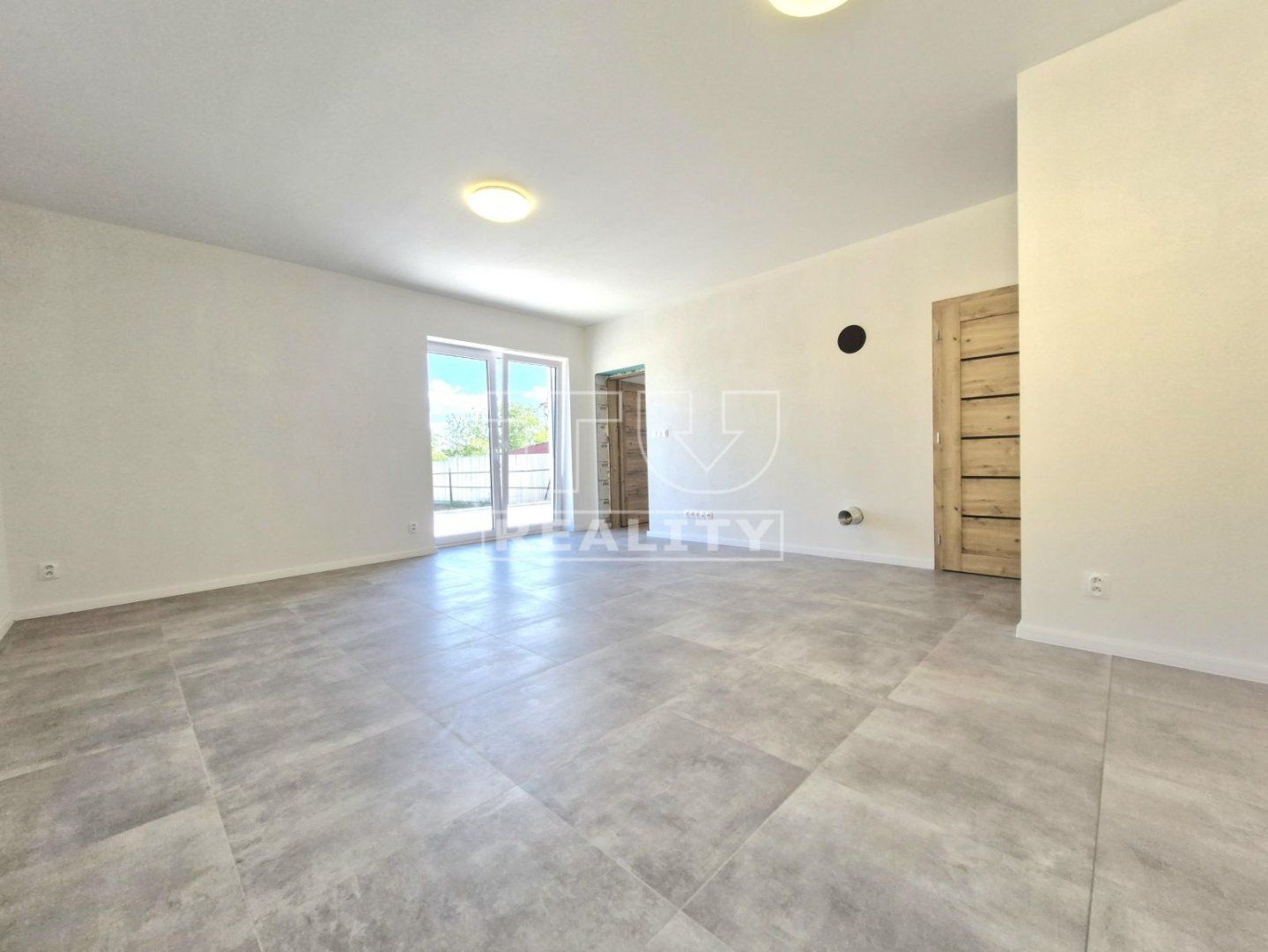 Na predaj 4 izbový rodinný dom po kompletnej rekonštrukcii Jacovce 600 m2