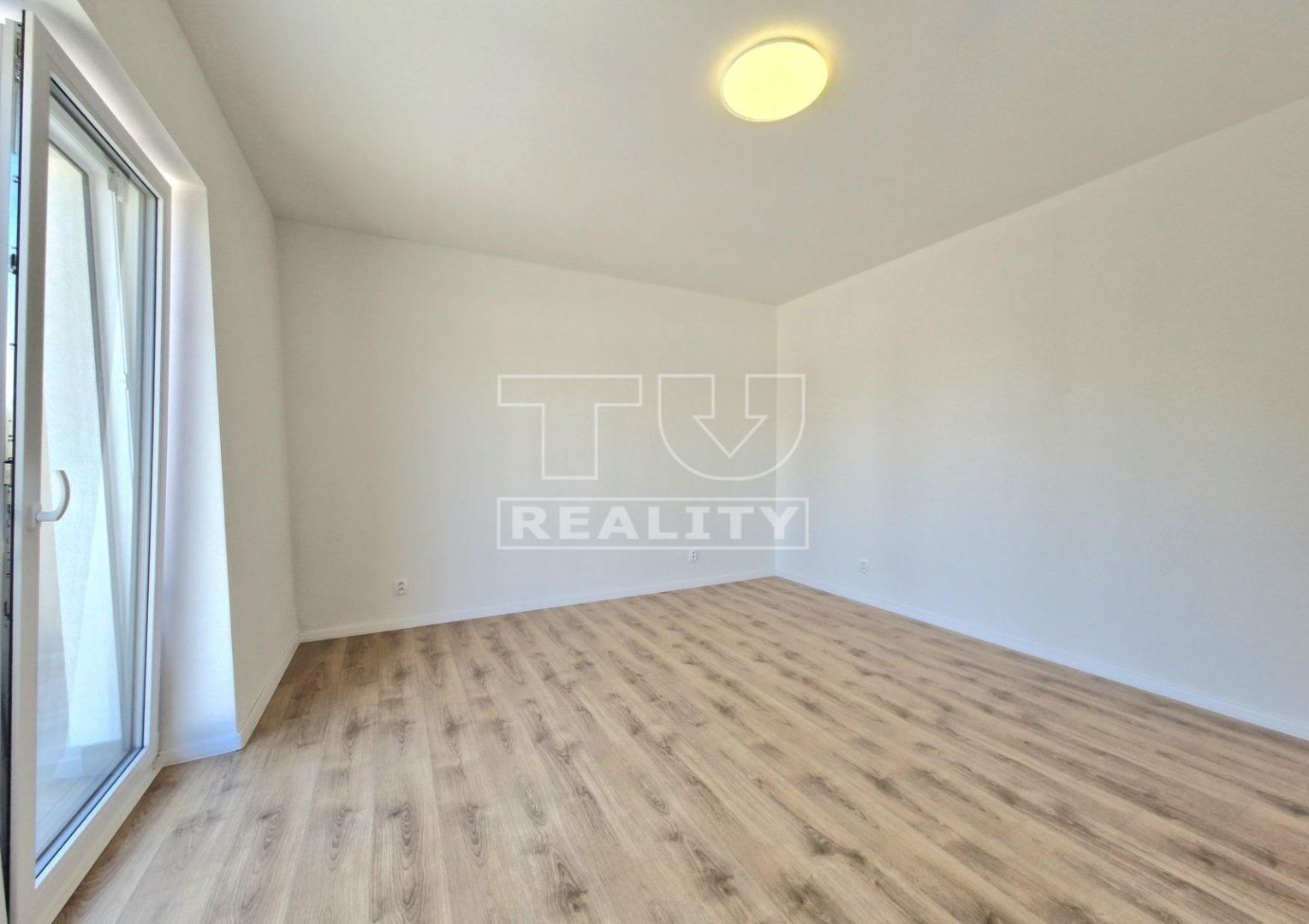 Na predaj 4 izbový rodinný dom po kompletnej rekonštrukcii Jacovce 600 m2