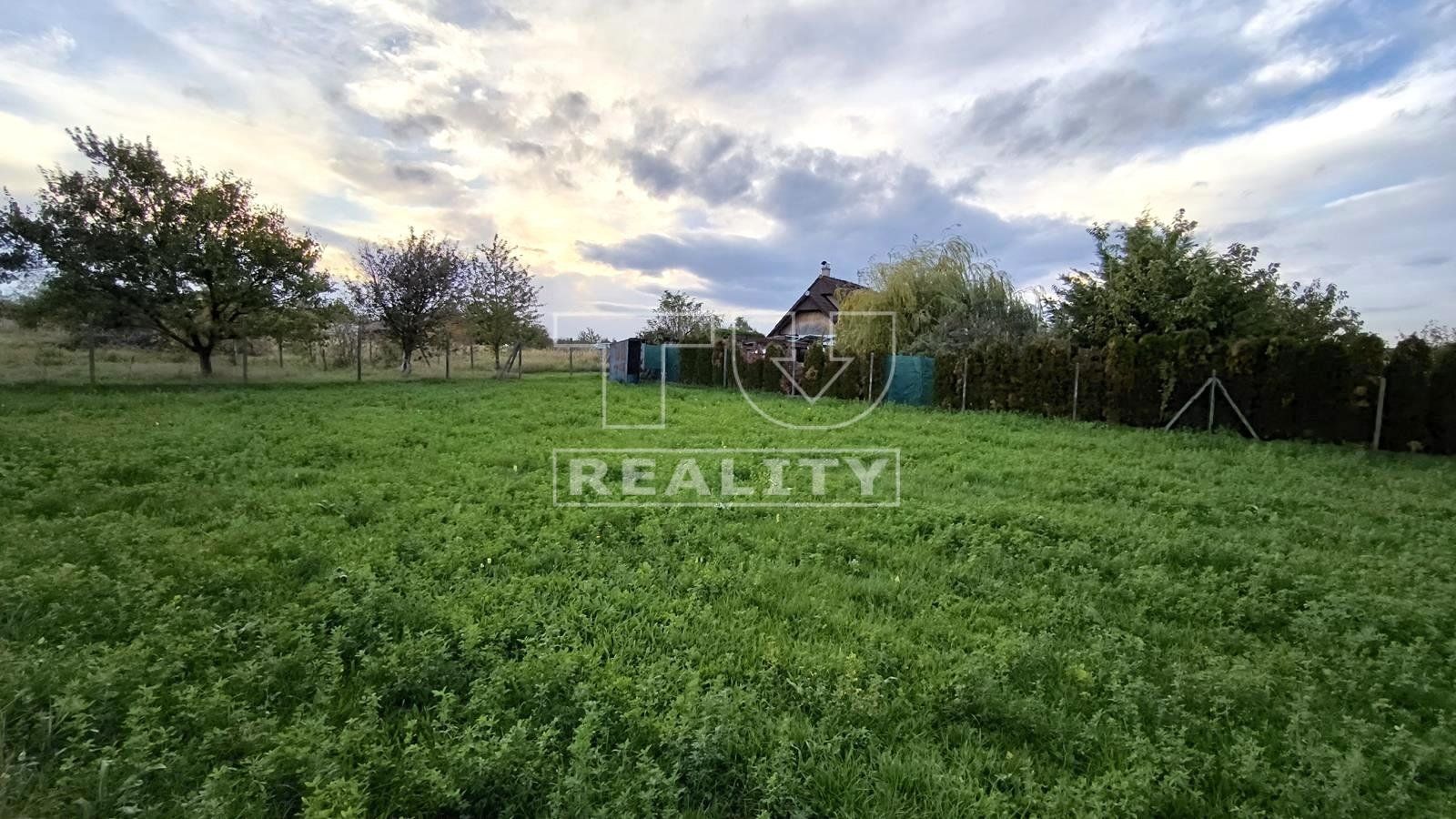 Pozemok s potenciálom výstavby rodinného domu, Budmerice, 800 m2