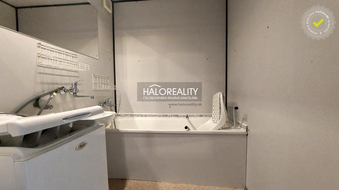 HALO reality - Predaj, trojizbový byt Levice