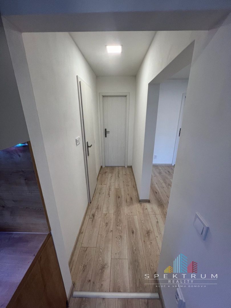 SPEKTRUM REALITY- Na PREDAJ 3 -izbový byt, 70 m2, Handlová, ul.Mostná