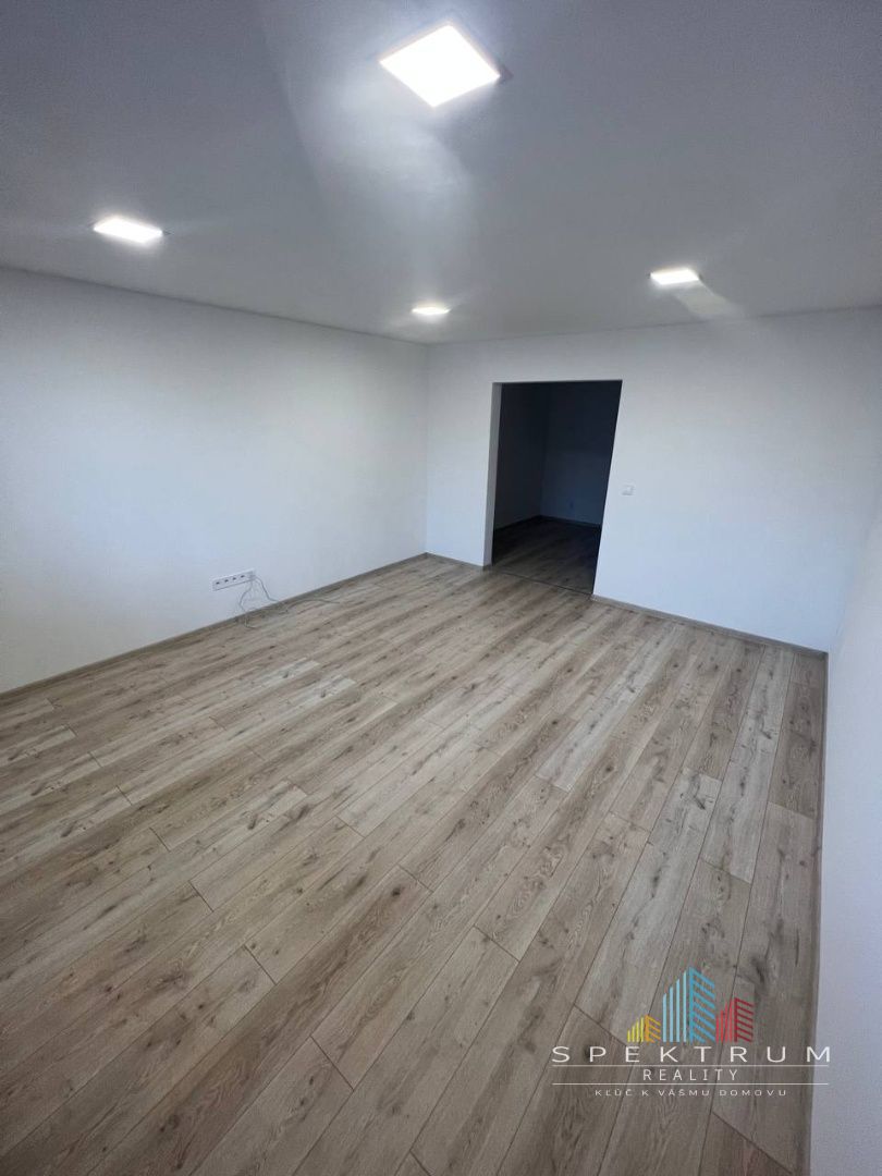 SPEKTRUM REALITY- Na PREDAJ 3 -izbový byt, 70 m2, Handlová, ul.Mostná