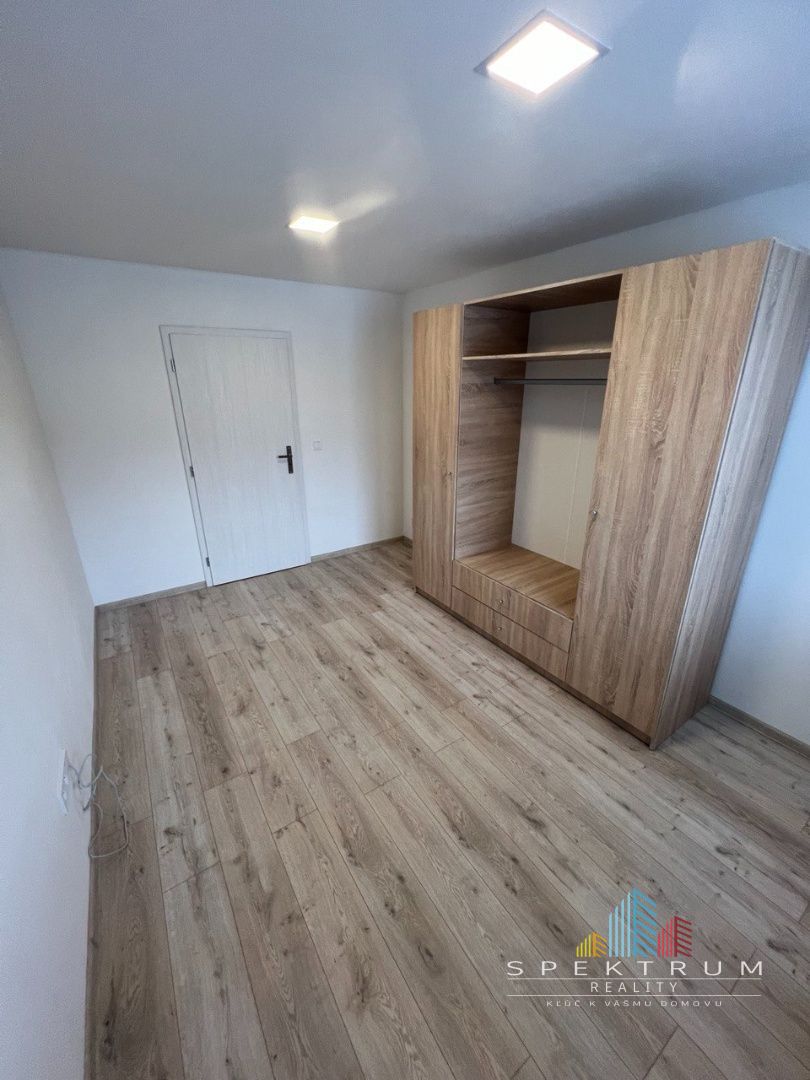 SPEKTRUM REALITY- Na PREDAJ 3 -izbový byt, 70 m2, Handlová, ul.Mostná