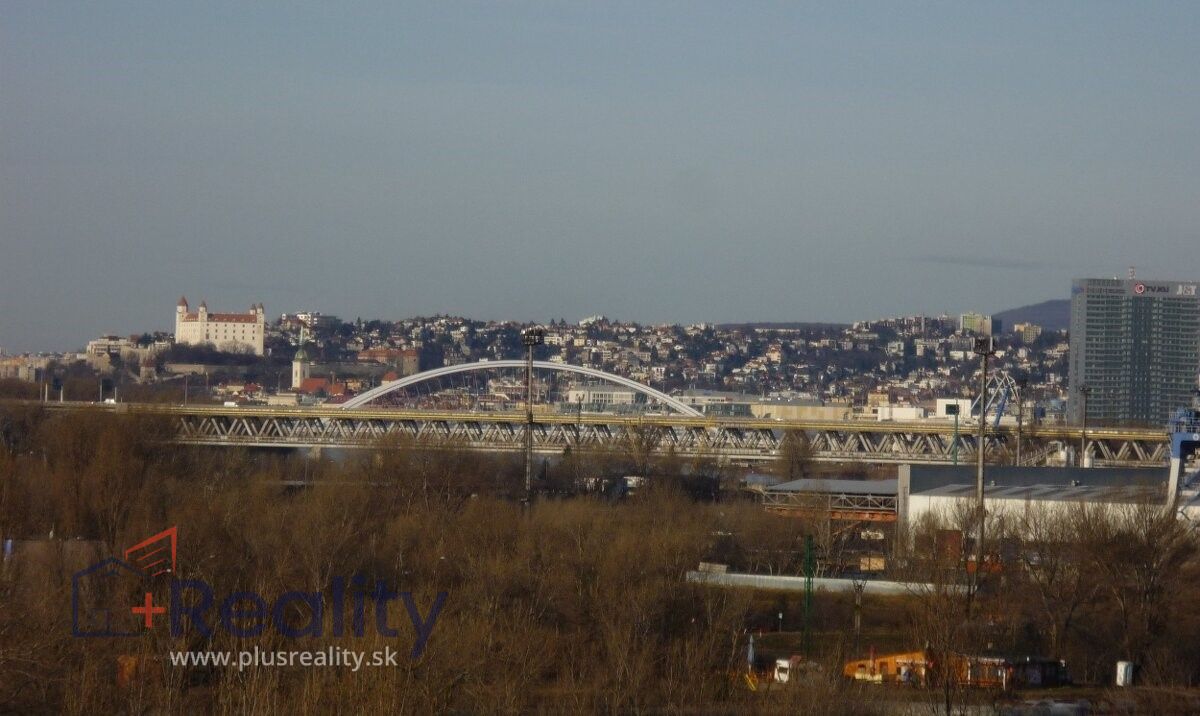 Galéria: PLUS REALITY I  Dvojgarsónka s balkónom v mestskej časti Bratislava Ružinov vo Vlčom hrdle na predaj! 