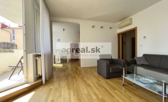 3-room apartment with air conditioning and parking on Kýčerského Street - City center available 15.November 2024