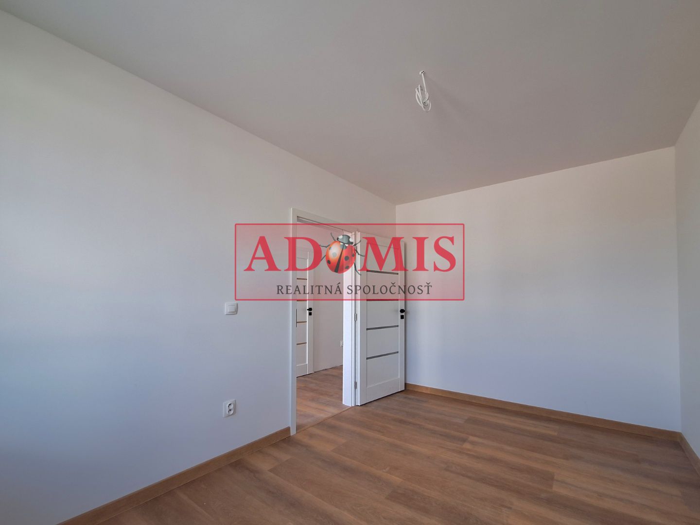 ADOMIS - predáme 2 rodinné domy 4izbové 120m2,čerpadlo, rekuperácia, kompletne dokončený, všetky siete, Košice - Šaca