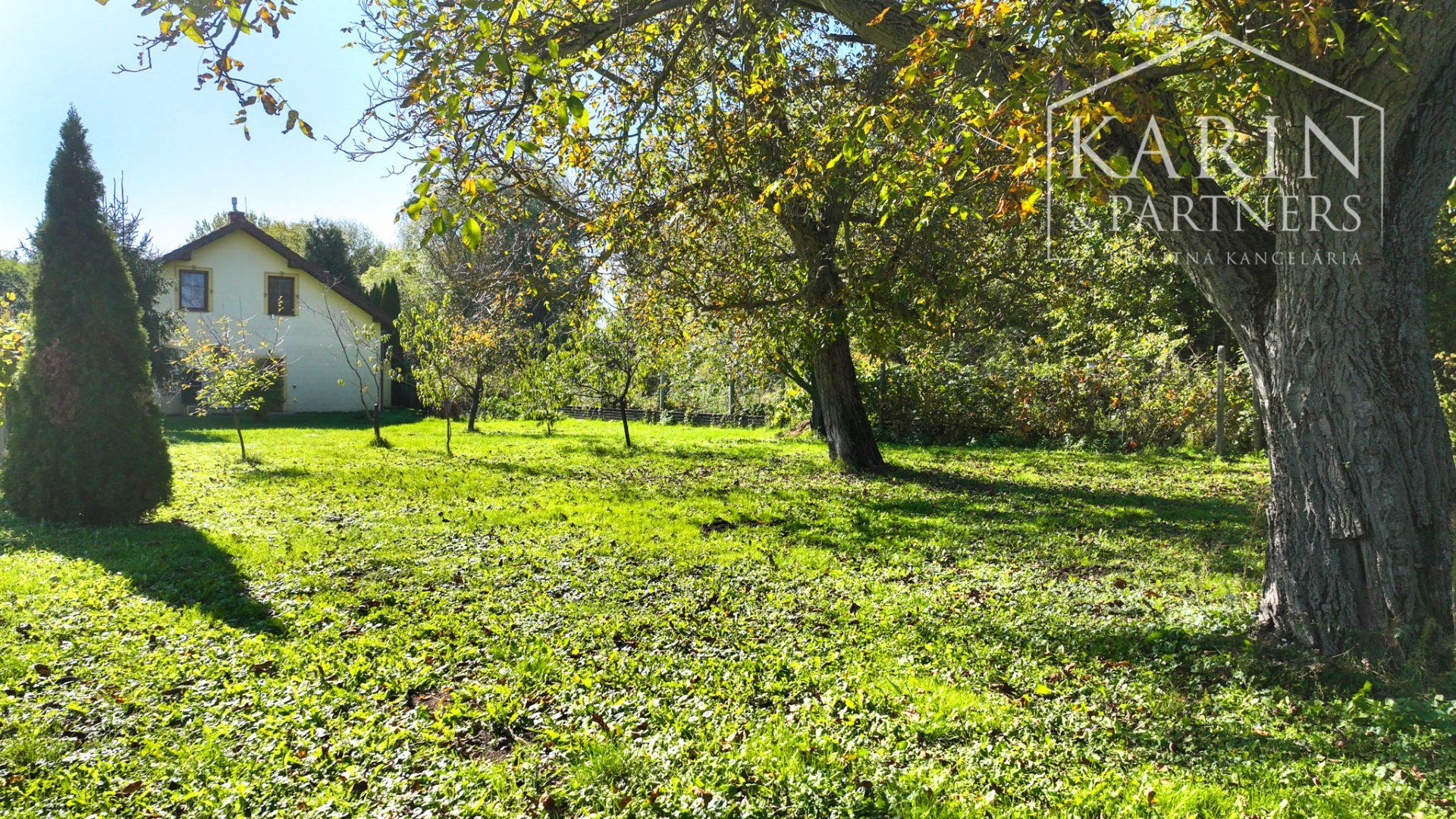 Stavebný, slnečný pozemok o veľkosti 800m2 Zlaté Moravce