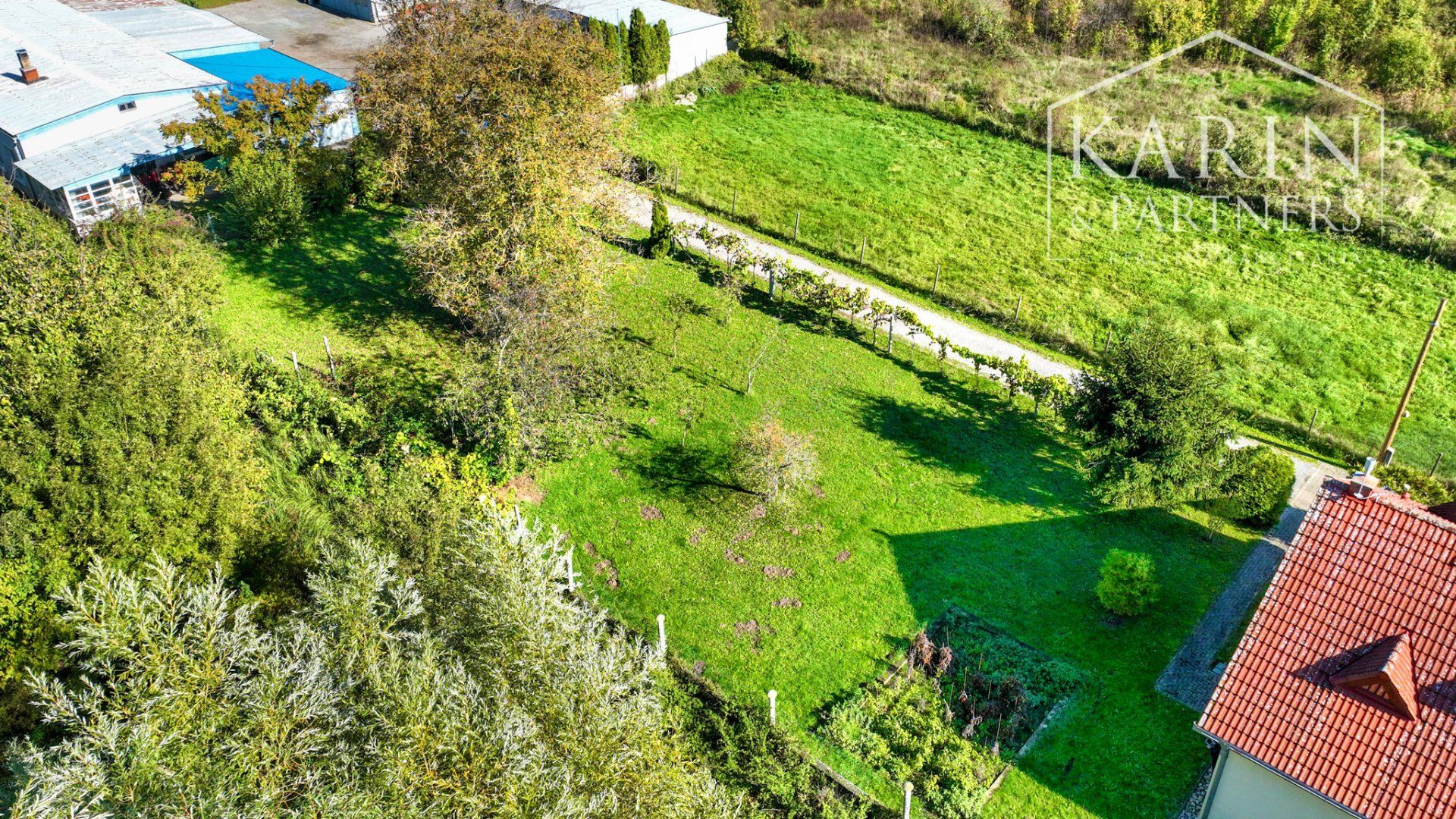 Stavebný, slnečný pozemok o veľkosti 800m2 Zlaté Moravce