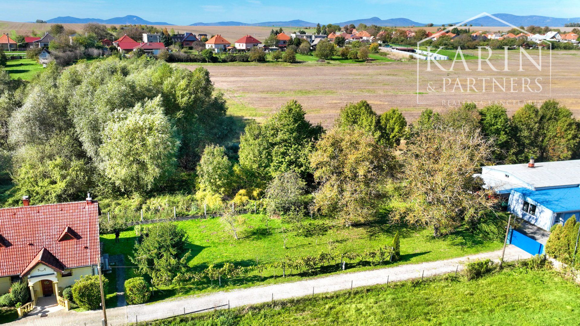 Stavebný, slnečný pozemok o veľkosti 800m2 Zlaté Moravce