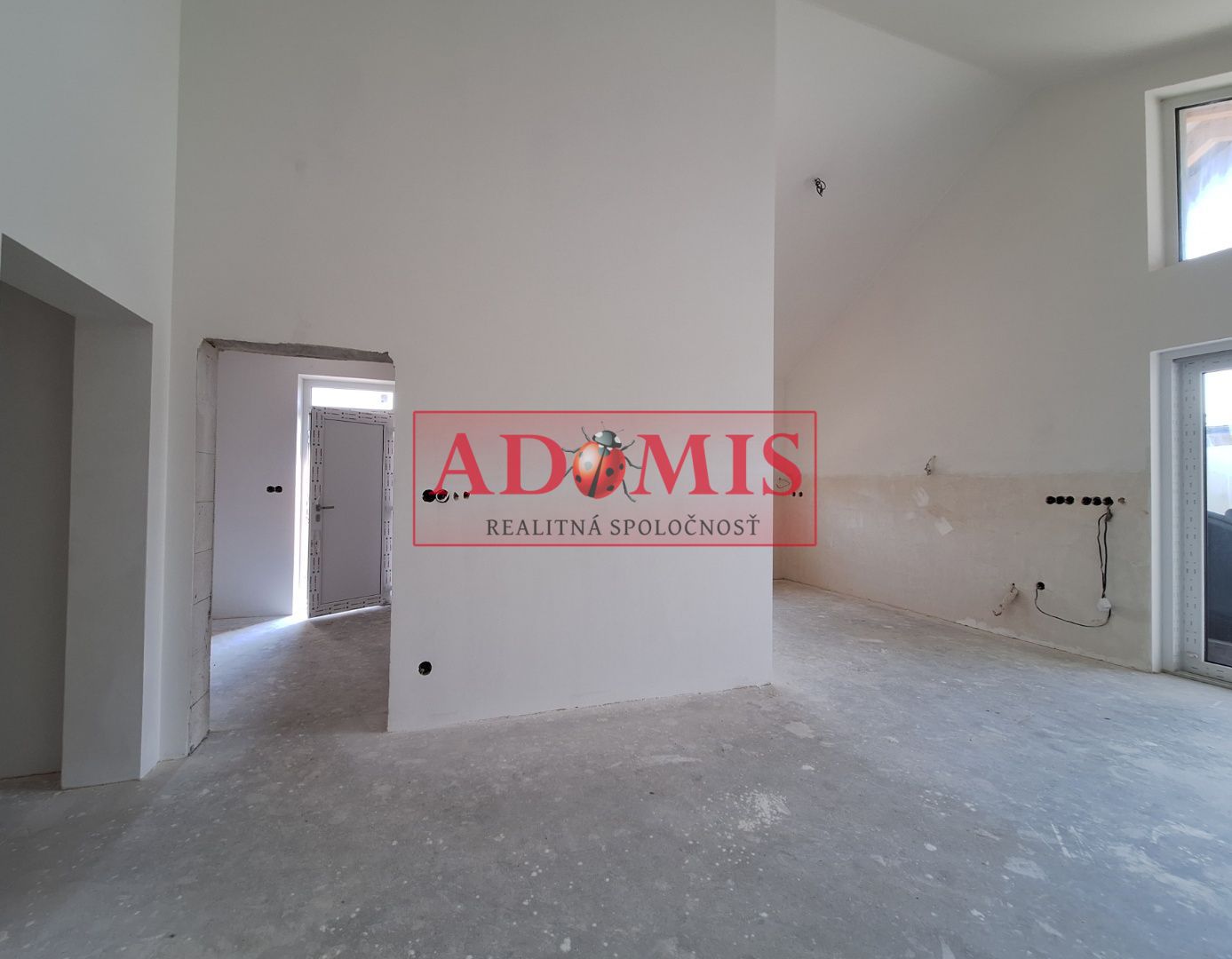 ADOMIS - predáme 4izbový bungalov - Novostavba 140m2 s priestrannou galériou,teraskou,obecná voda,ČOV,Cestice, len 15min z Košíc