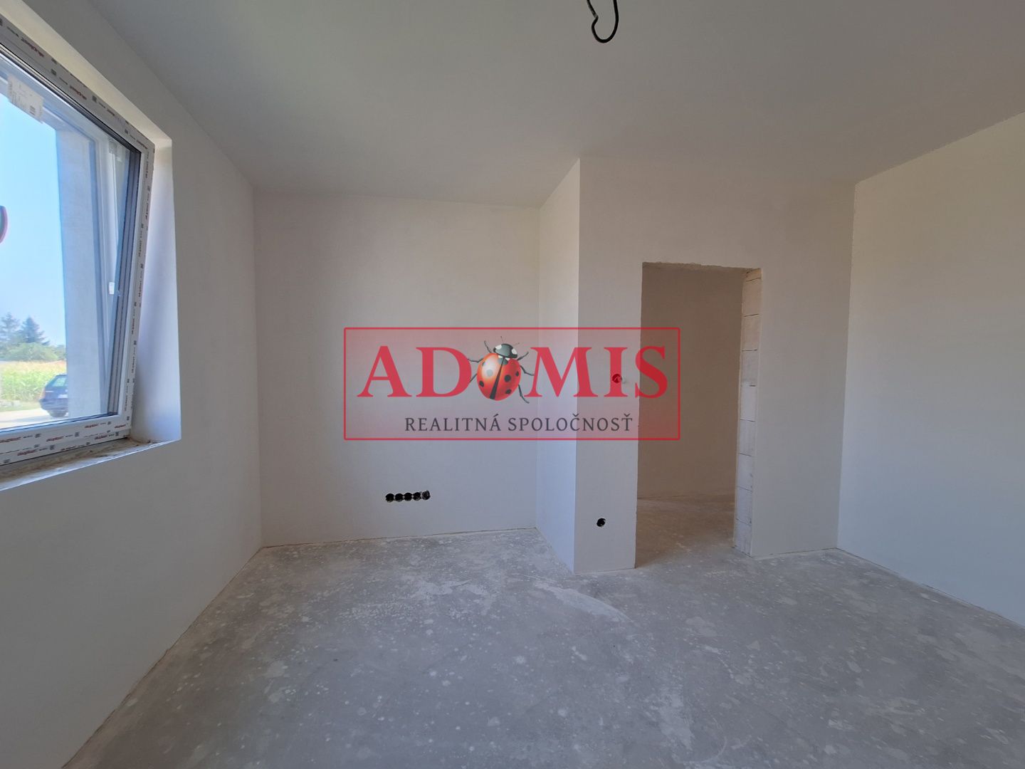 ADOMIS - predáme 4izbový bungalov - Novostavba 140m2 s priestrannou galériou,teraskou,obecná voda,ČOV,Cestice, len 15min z Košíc