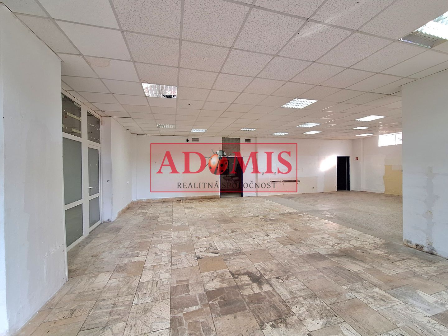 ADOMIS - Prenájom obchodných priestorov 227m2 Buzulucká ulica, OC Latorica Košice, sídlisko Dargovských hrdinov.